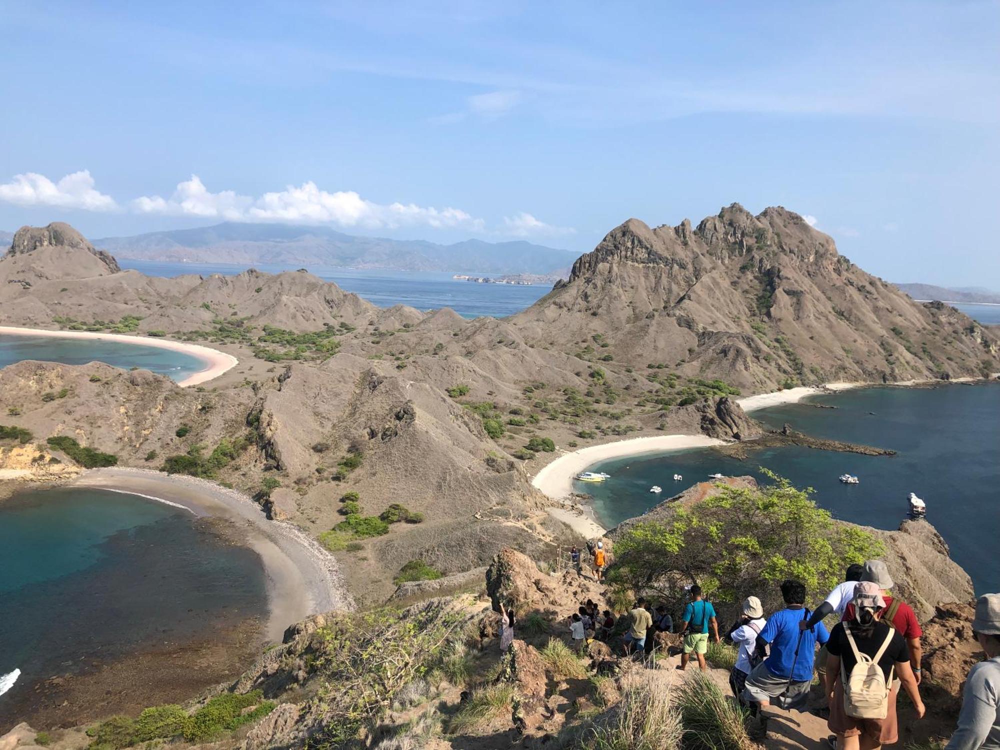 Dua Putri Komodo Homestay Экстерьер фото