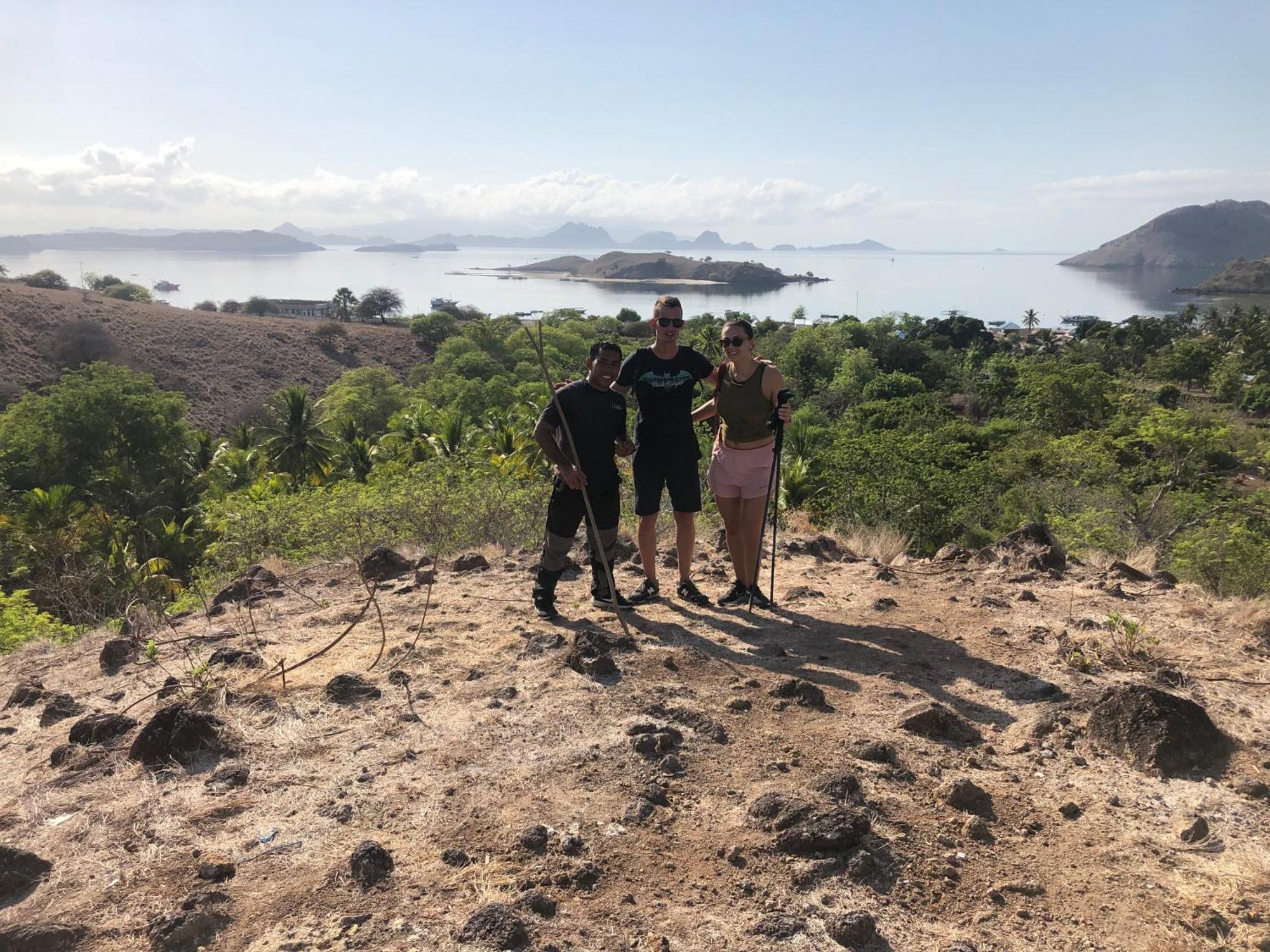Dua Putri Komodo Homestay Экстерьер фото