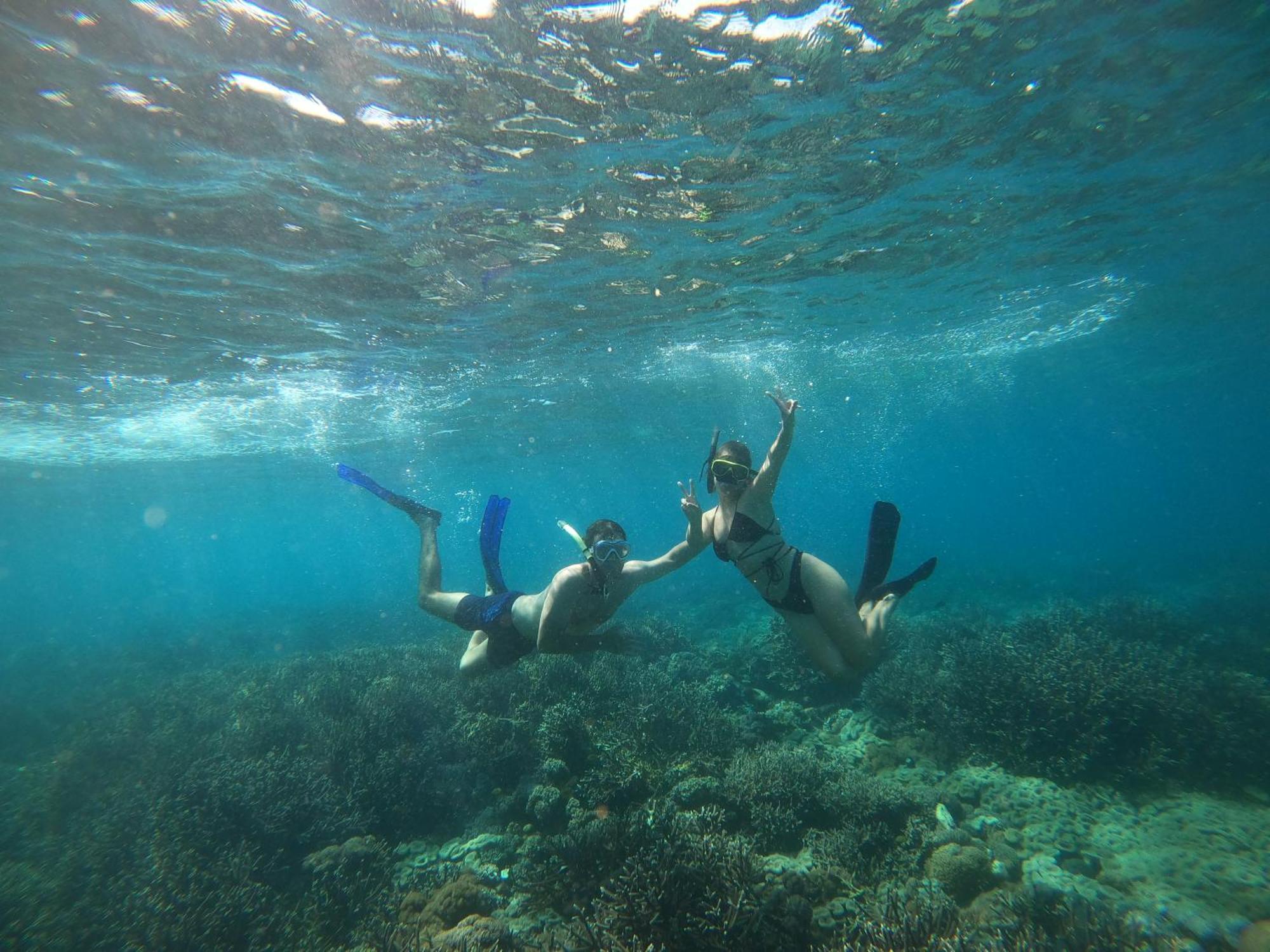 Dua Putri Komodo Homestay Экстерьер фото