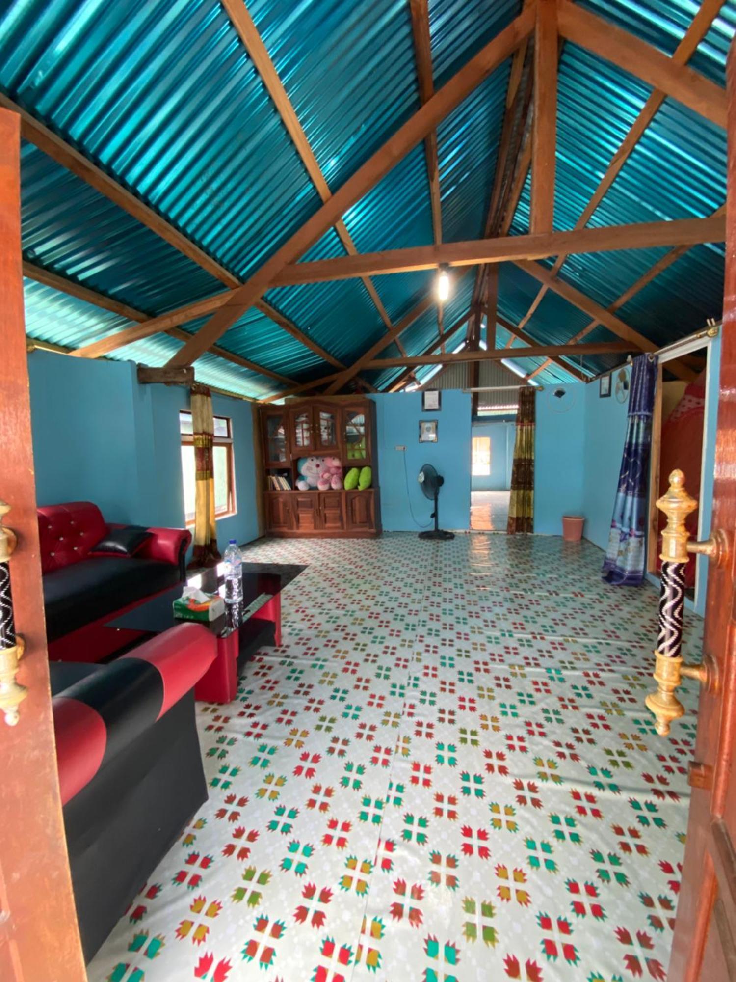 Dua Putri Komodo Homestay Экстерьер фото